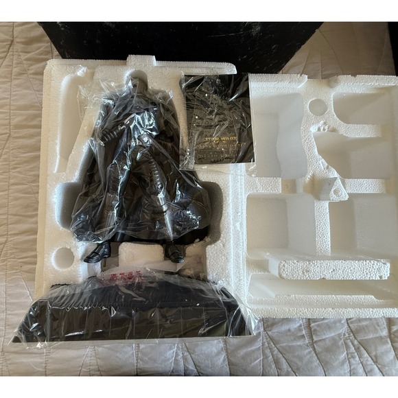 Star Wars The Old Republic Collector's Edition PC Game Statue Journal - Picture 7 of 8